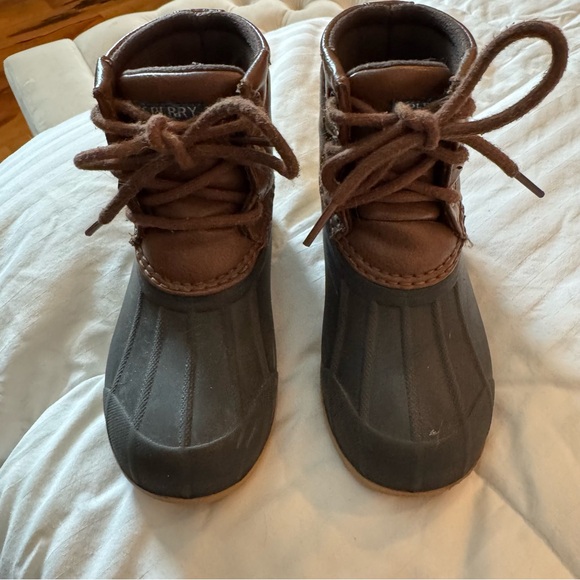 Boys Sperry Duck boots -  Brown and Black size 9T - Picture 2 of 6